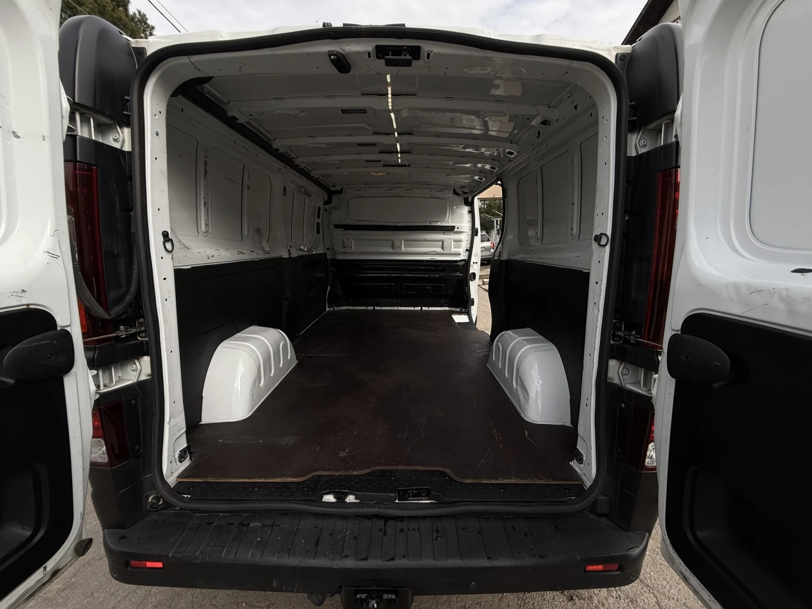 Renault Trafic 1.6DCI 122к.с. * MAXI * L2H1 * EURO 6B, снимка 12 - Бусове и автобуси - 53714327