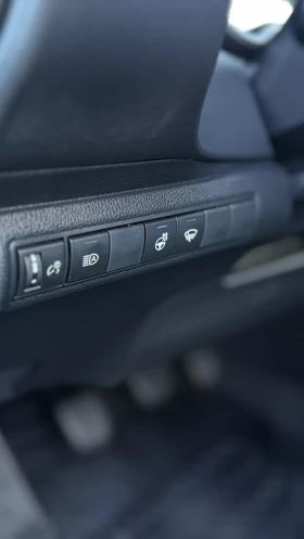 Toyota Corolla 2.0 XSE Ръчни скорости, снимка 16