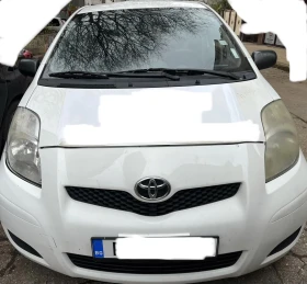 Toyota Yaris 1.0 - изображение 1