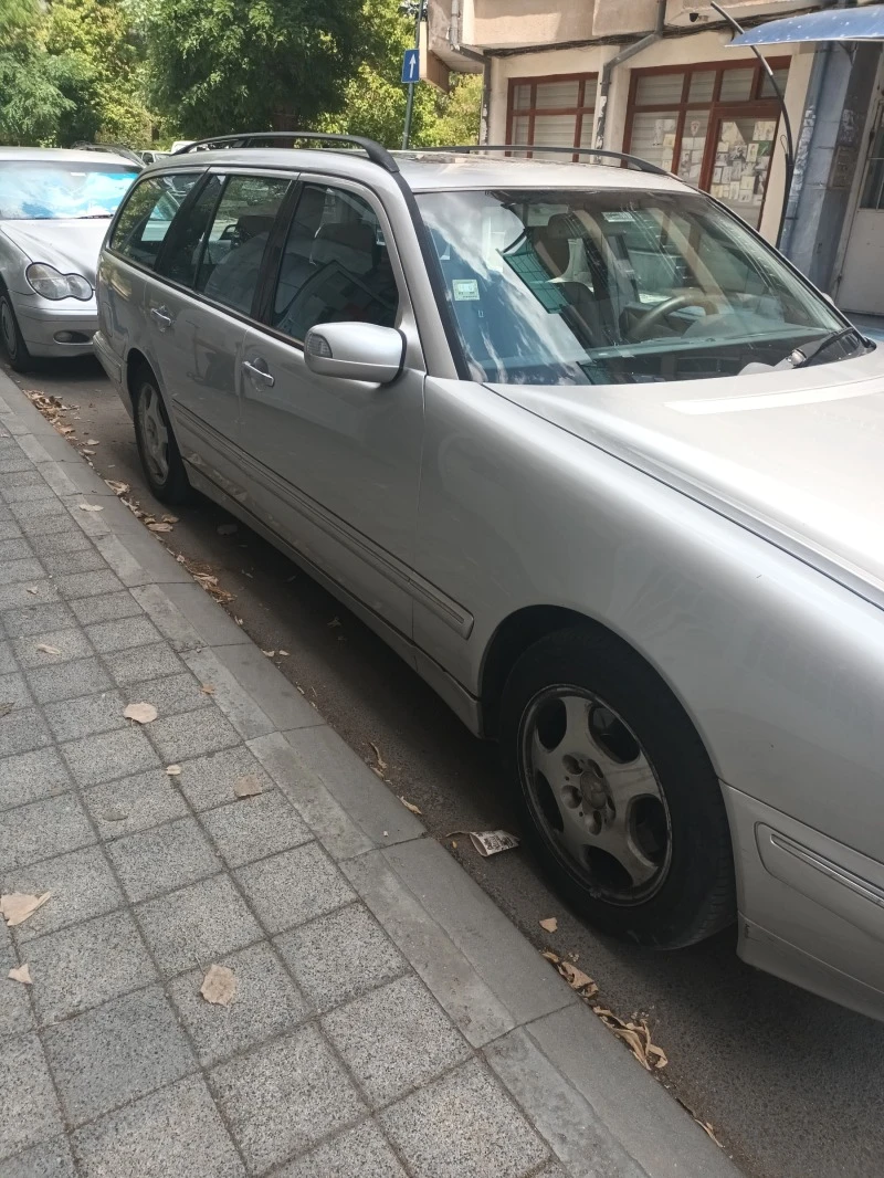 Mercedes-Benz E 320 Авангард , снимка 8 - Автомобили и джипове - 47423824