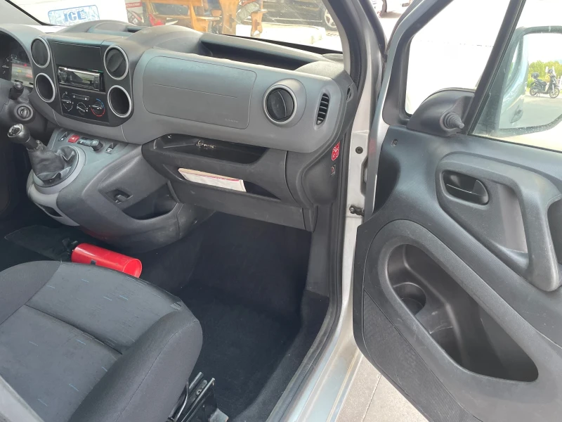 Citroen Berlingo 1.6i* Отличен, снимка 16 - Автомобили и джипове - 46807371