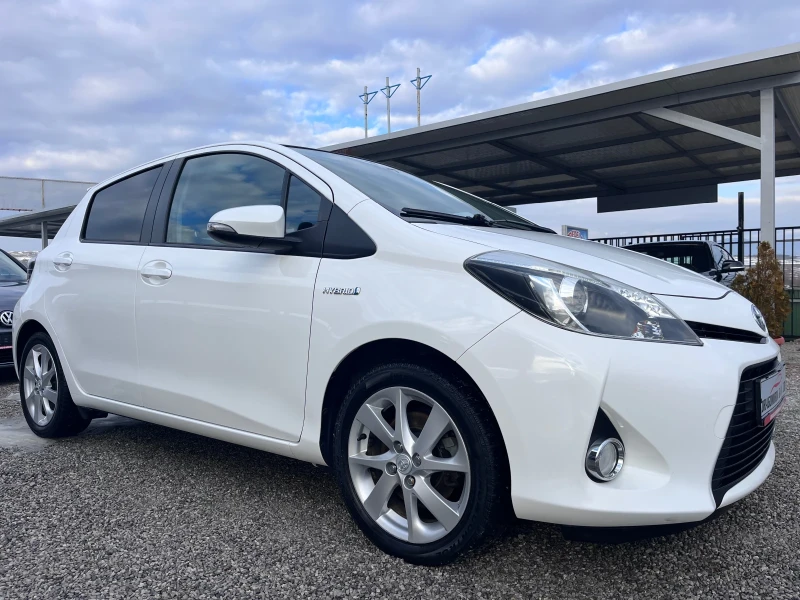 Toyota Yaris 1.5i Hybrid / Style Executive , снимка 4 - Автомобили и джипове - 48788366