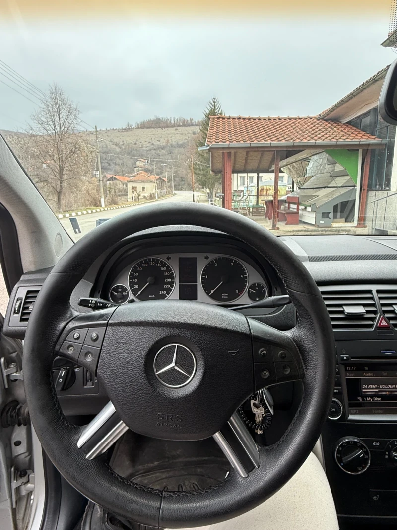 Mercedes-Benz B 180, снимка 10 - Автомобили и джипове - 49150632