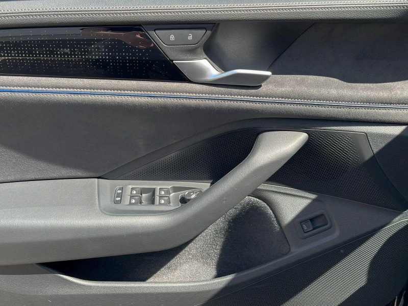 VW Passat 2.0TDI 4MOTION R-LINE HARMAN KARDON PANO HEAD UP , снимка 6 - Автомобили и джипове - 51508738