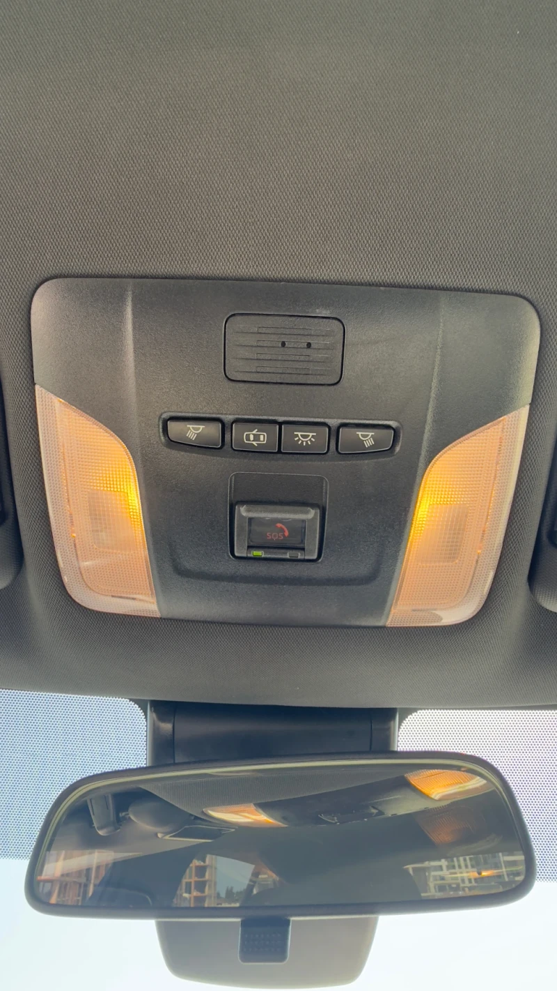 Toyota Corolla 2.0 XSE, снимка 14 - Автомобили и джипове - 52481400