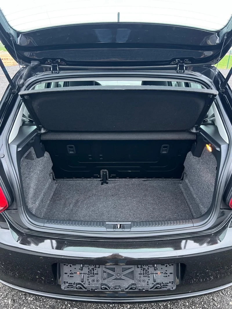 VW Polo 1.2i 70кс., снимка 15 - Автомобили и джипове - 53332050