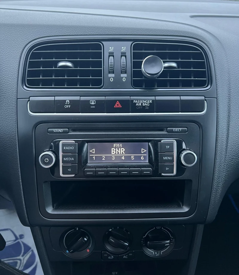 VW Polo 1.2i 70кс., снимка 11 - Автомобили и джипове - 53332050