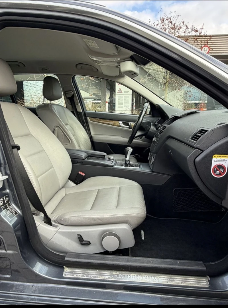 Mercedes-Benz C 220, снимка 6 - Автомобили и джипове - 53044736