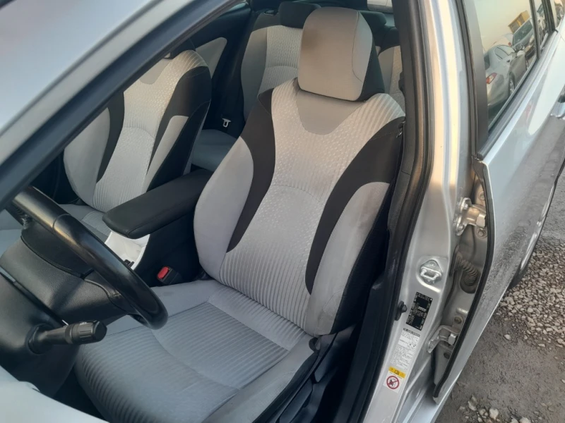 Toyota Prius, снимка 9 - Автомобили и джипове - 53086432