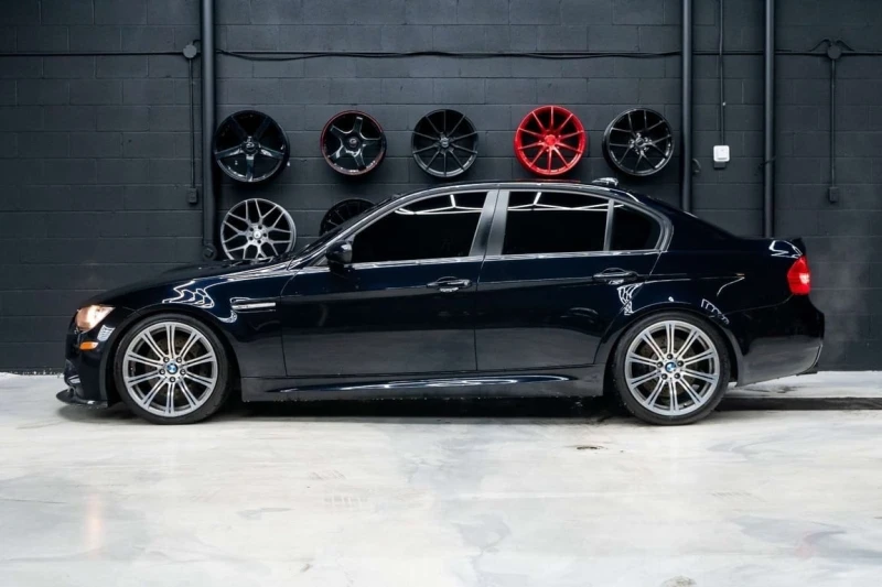 BMW M3 Sedan CARFAX, снимка 2 - Автомобили и джипове - 53260607