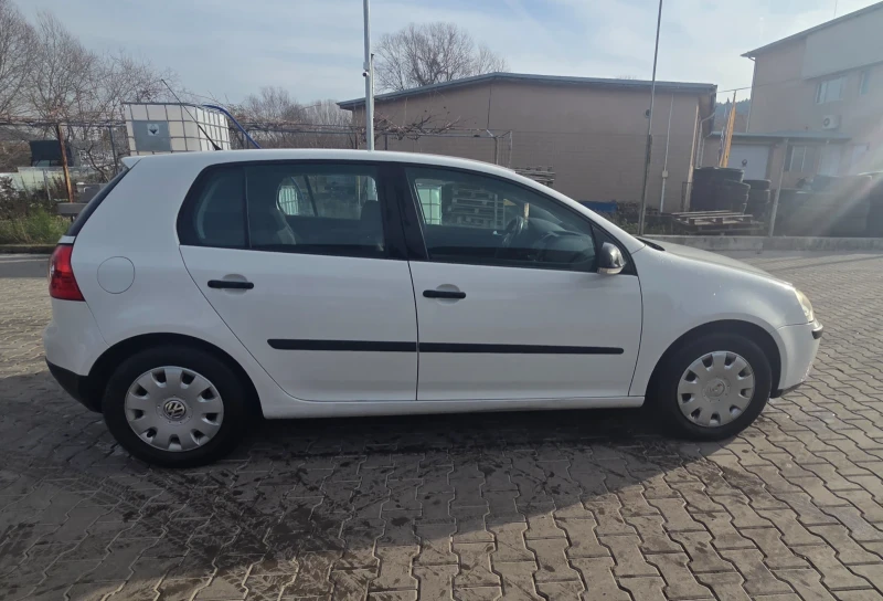 VW Golf 1.9 TDI, снимка 6 - Автомобили и джипове - 53301324