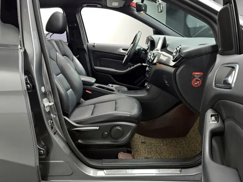 Mercedes-Benz B 200 2.0, снимка 12 - Автомобили и джипове - 54278340