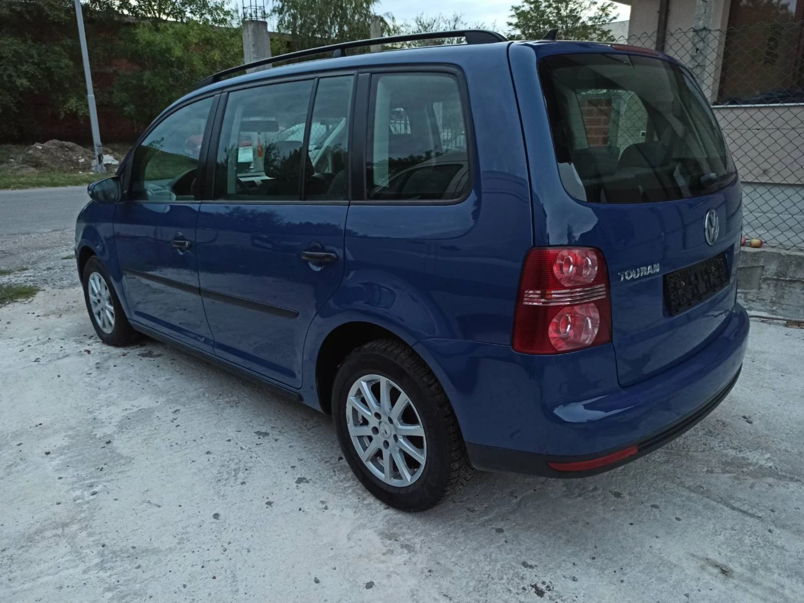 VW Touran 1.9 TDI/7 МЕСТА/6 СКОРОСТИ - изображение 3