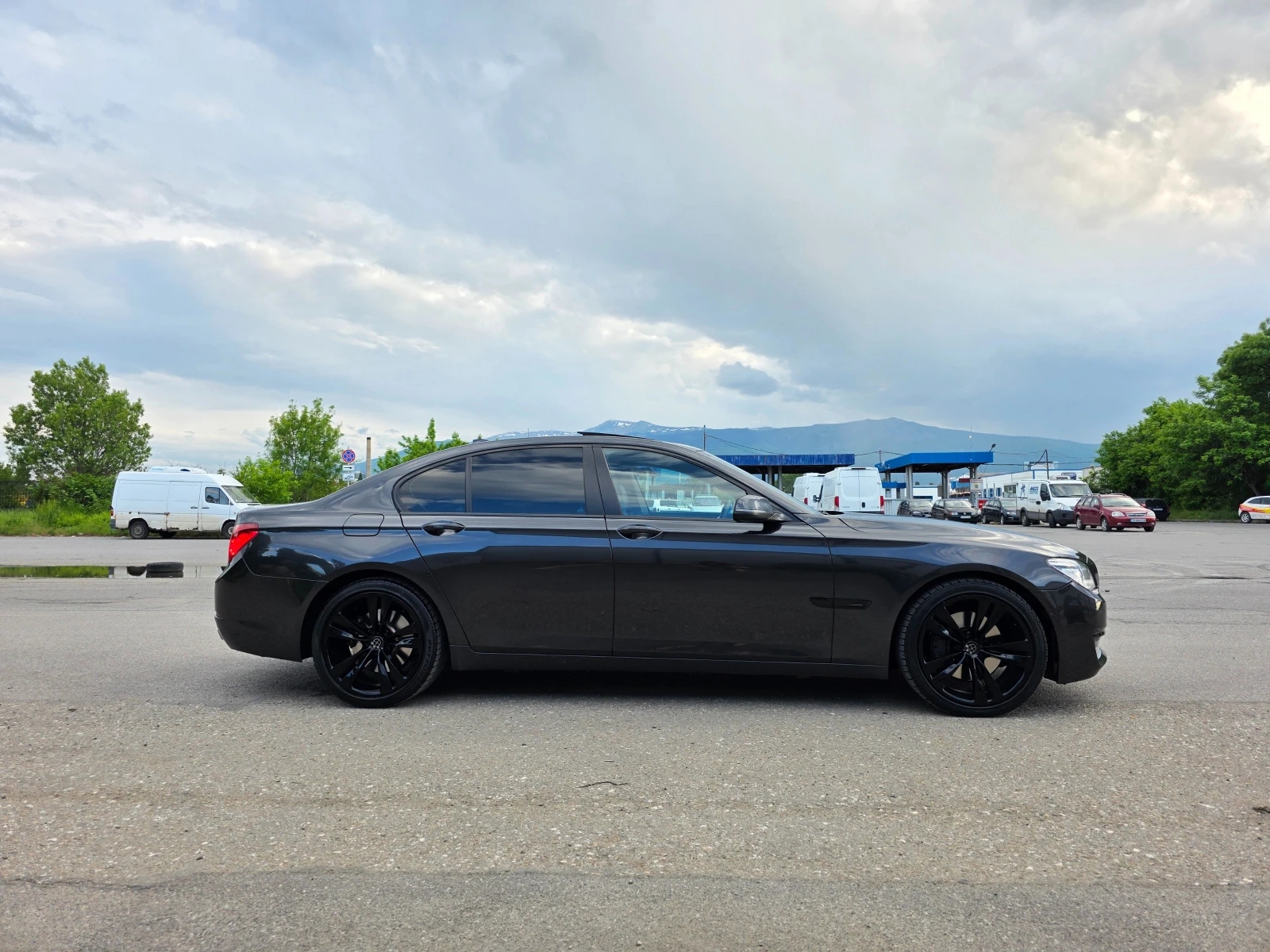 BMW 740 X Drive - изображение 7