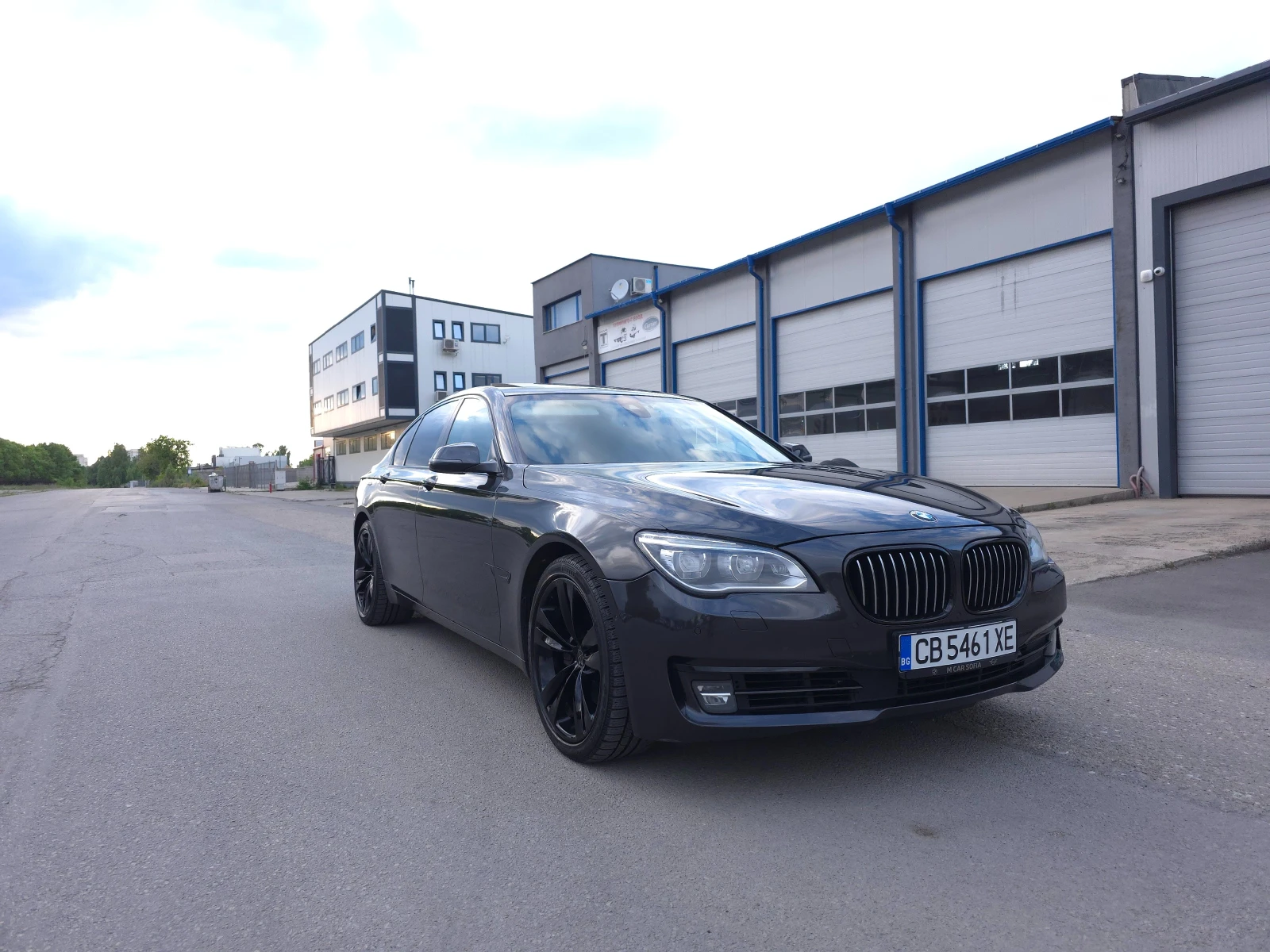 BMW 740 X Drive - изображение 2