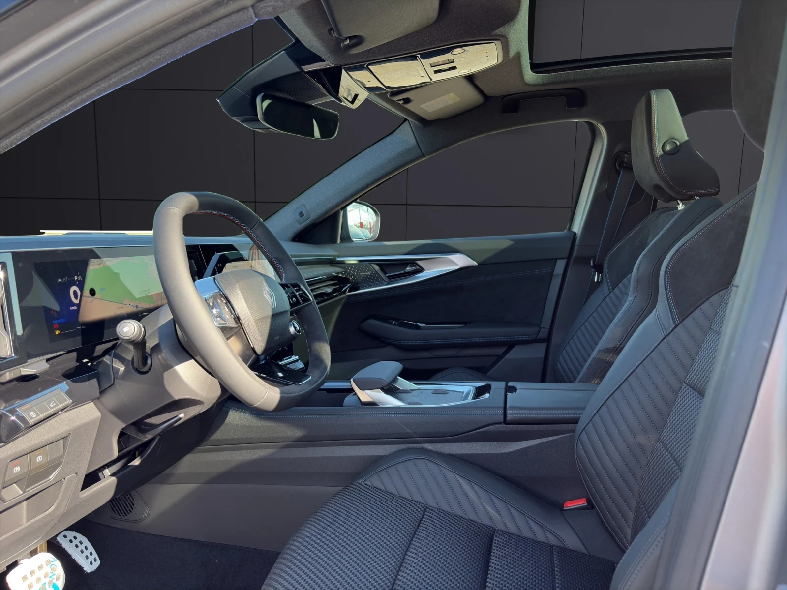 Renault Austral * DISTR* PANO* H&K* MEMORY* 360CAM* LED* CARPLAY*  - изображение 7