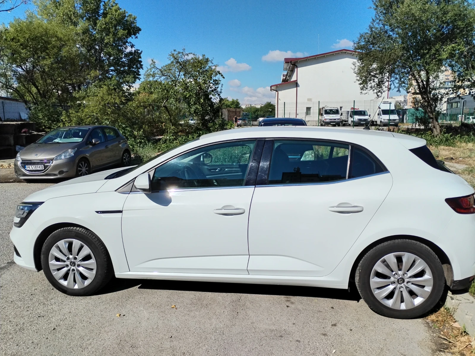 Renault Megane 1.5 - изображение 6