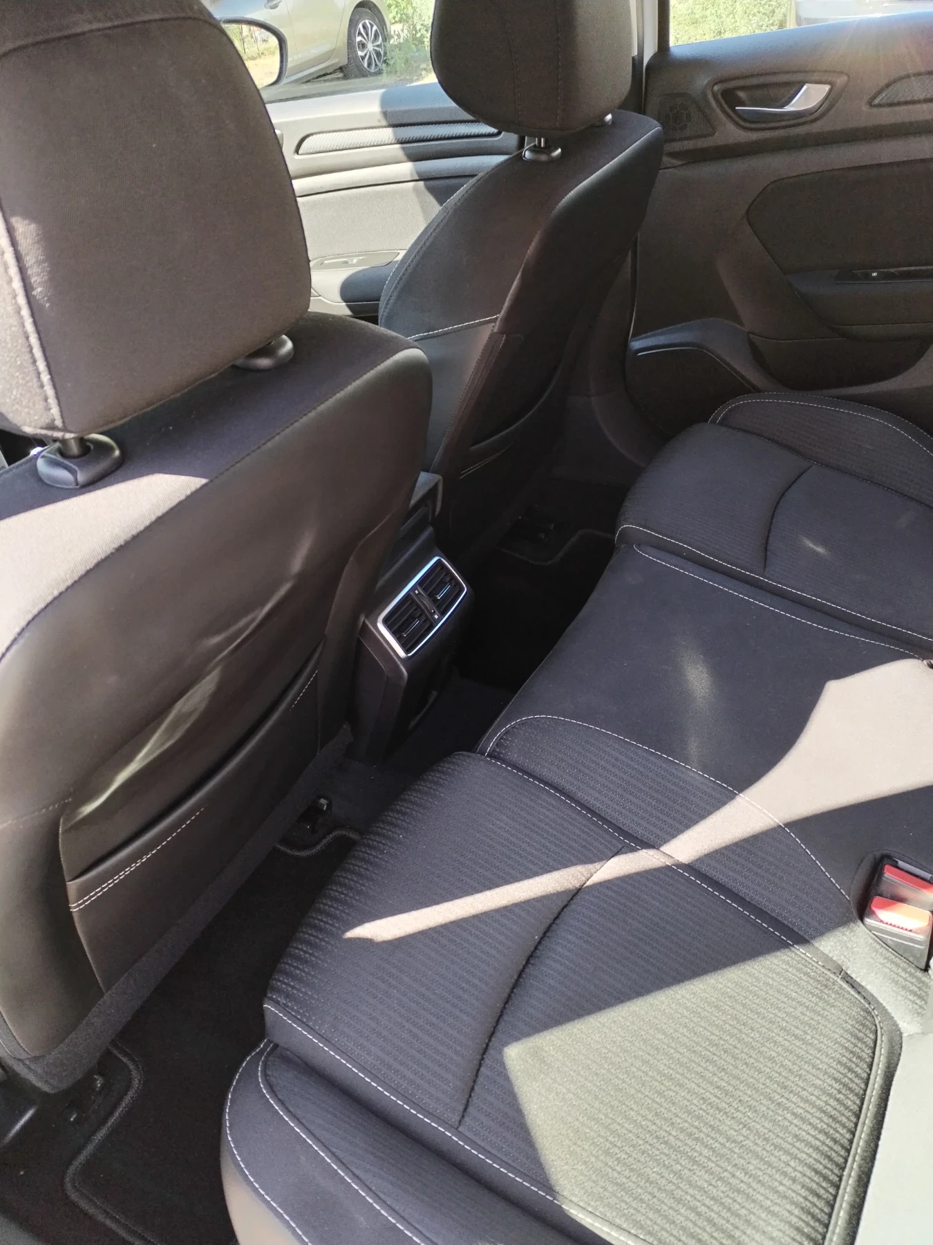 Renault Megane 1.5 - изображение 10