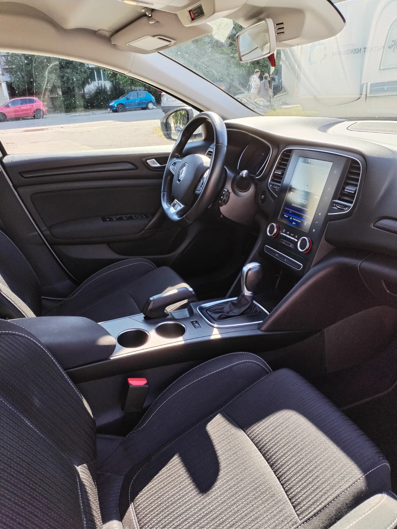 Renault Megane 1.5 - изображение 8