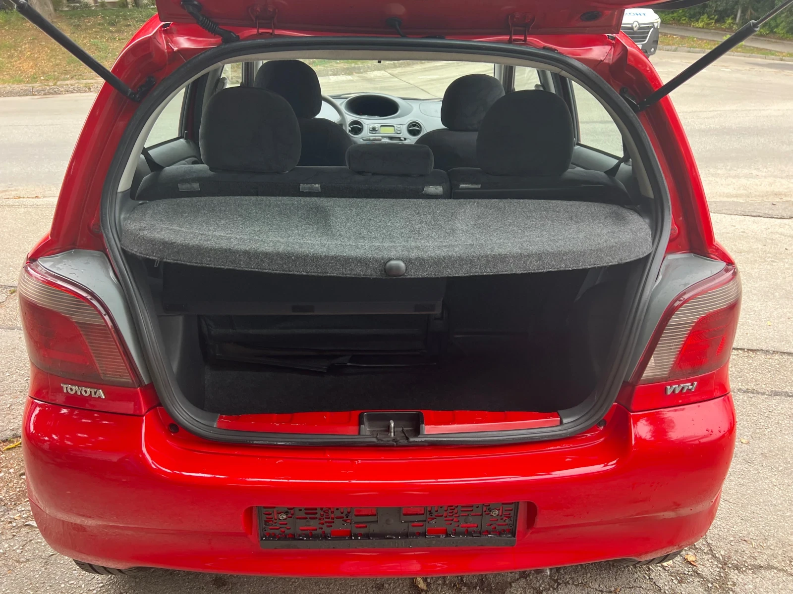 Toyota Yaris 1.0 - изображение 9