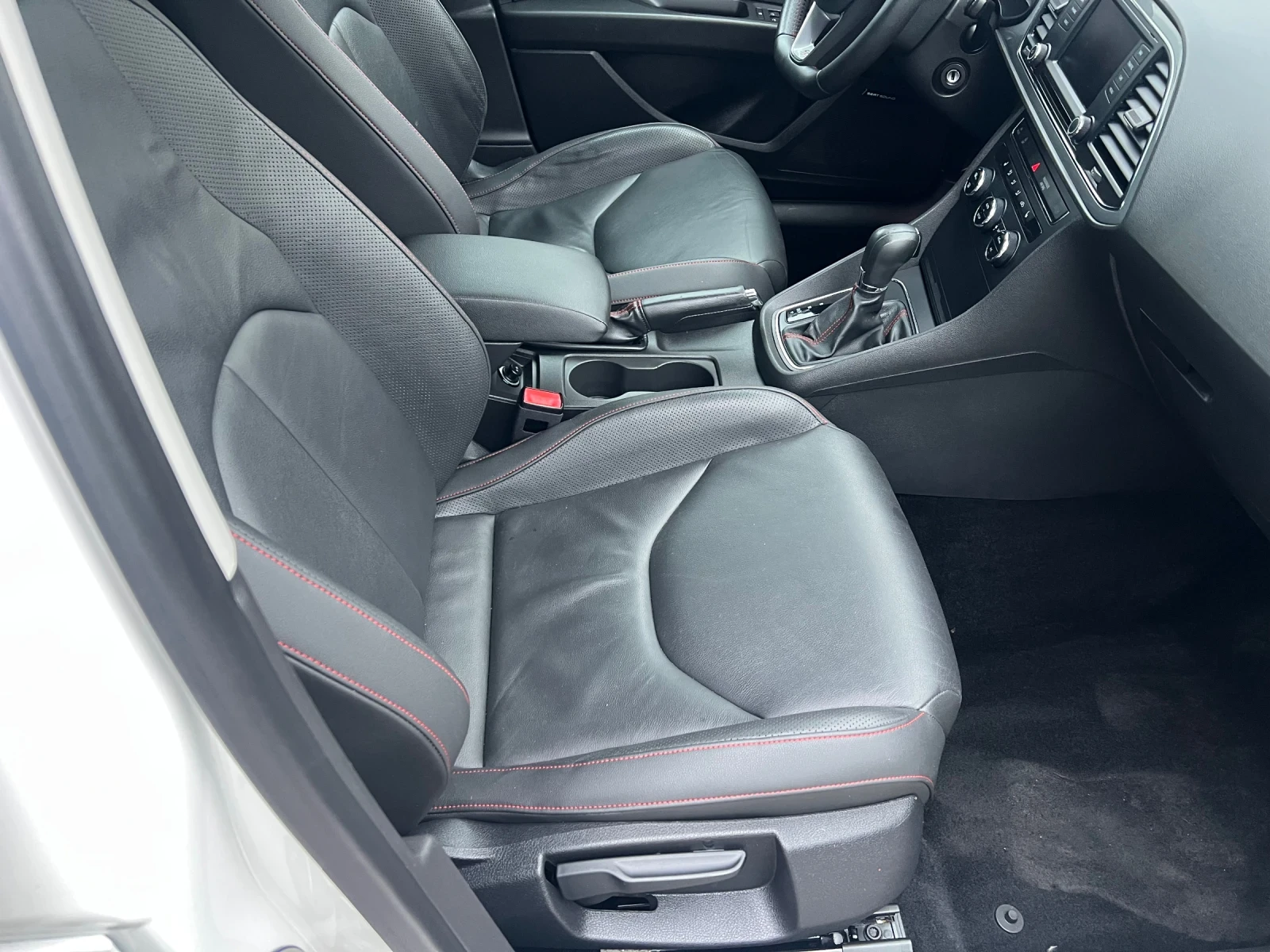 Seat Leon 2.0tdi-150k.s-avtomatik - изображение 10