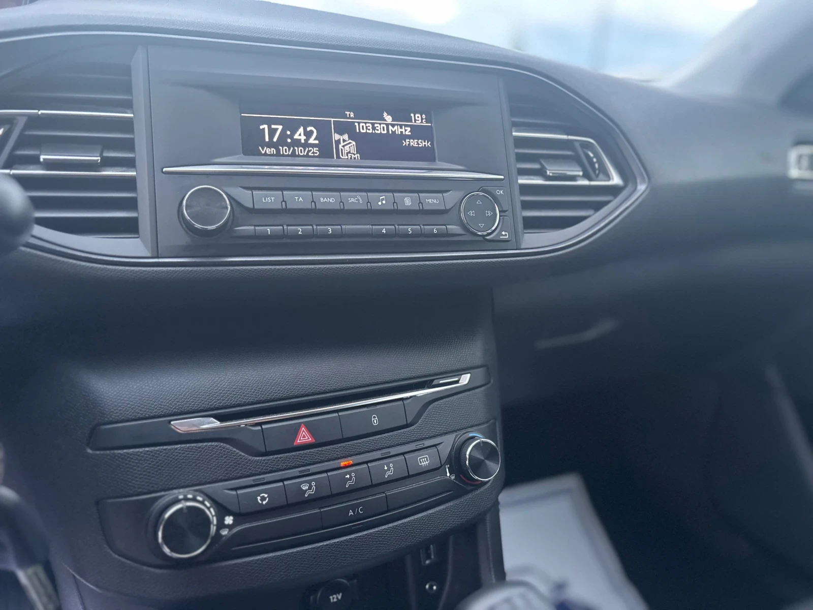 Peugeot 308 1.2 VTI * 2014* 82CV | Mobile.bg   14