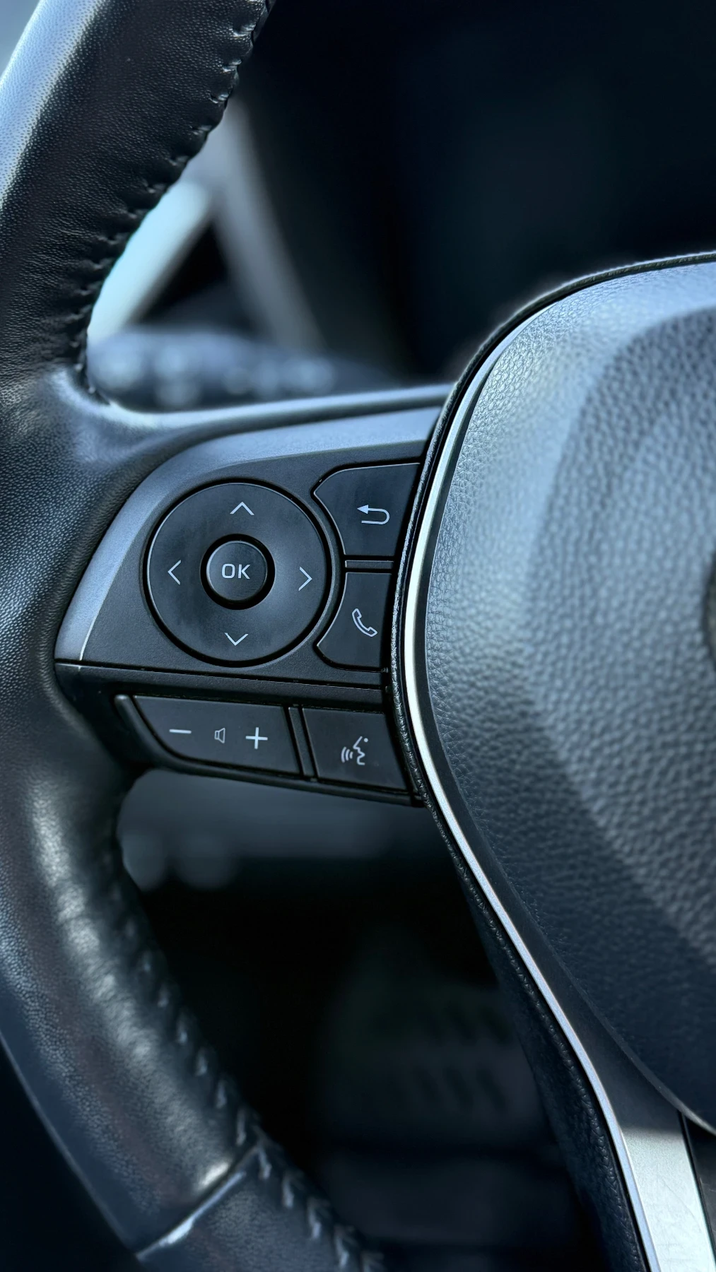 Toyota Corolla 2.0 XSE - изображение 9