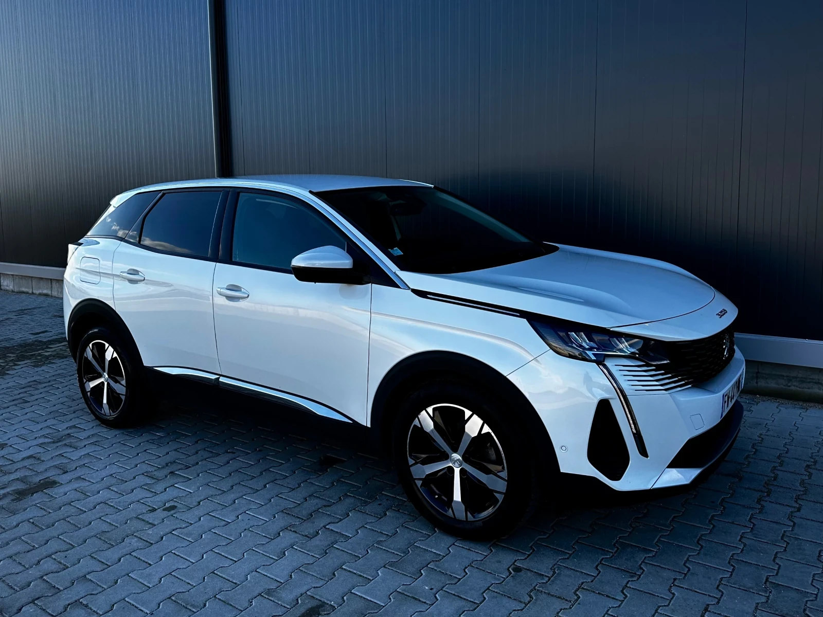 Peugeot 3008 Бяла перла, FACELIFT - изображение 8