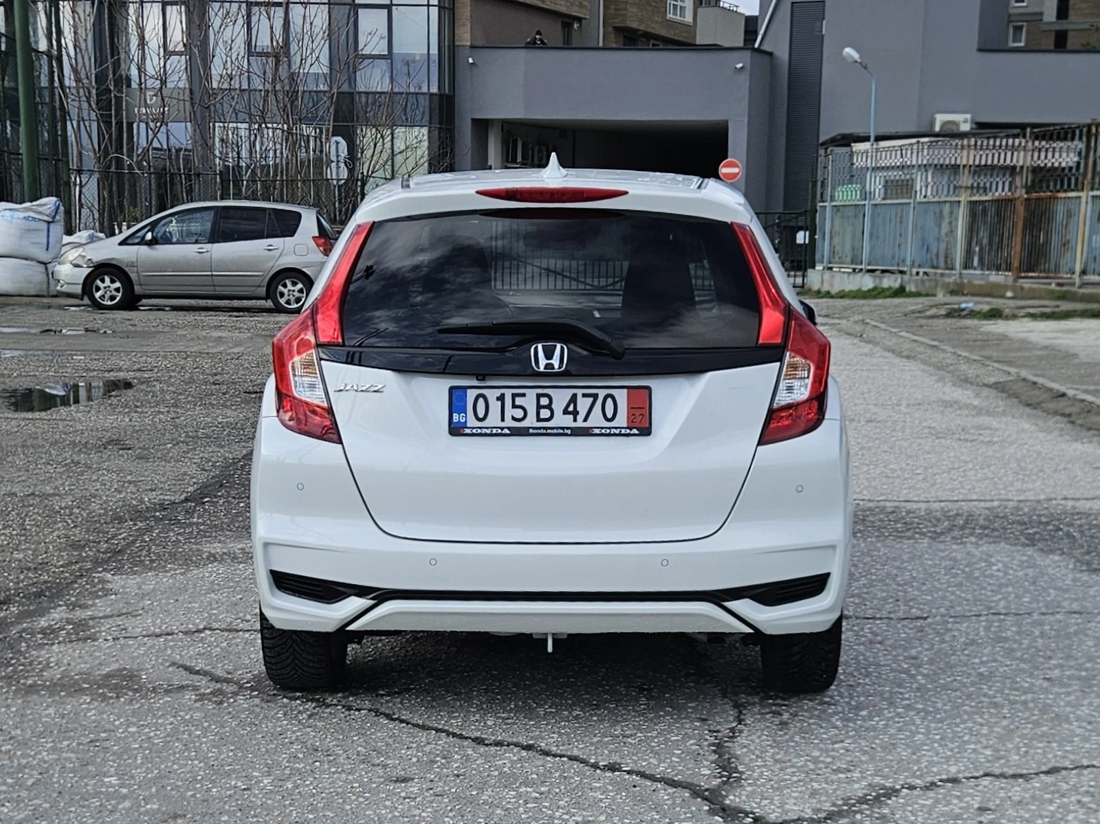 Honda Jazz 1.3i-VTEC Keyless, City Brake ���� 6, TUV ���.2026 | Mobile.bg � ����������� 6