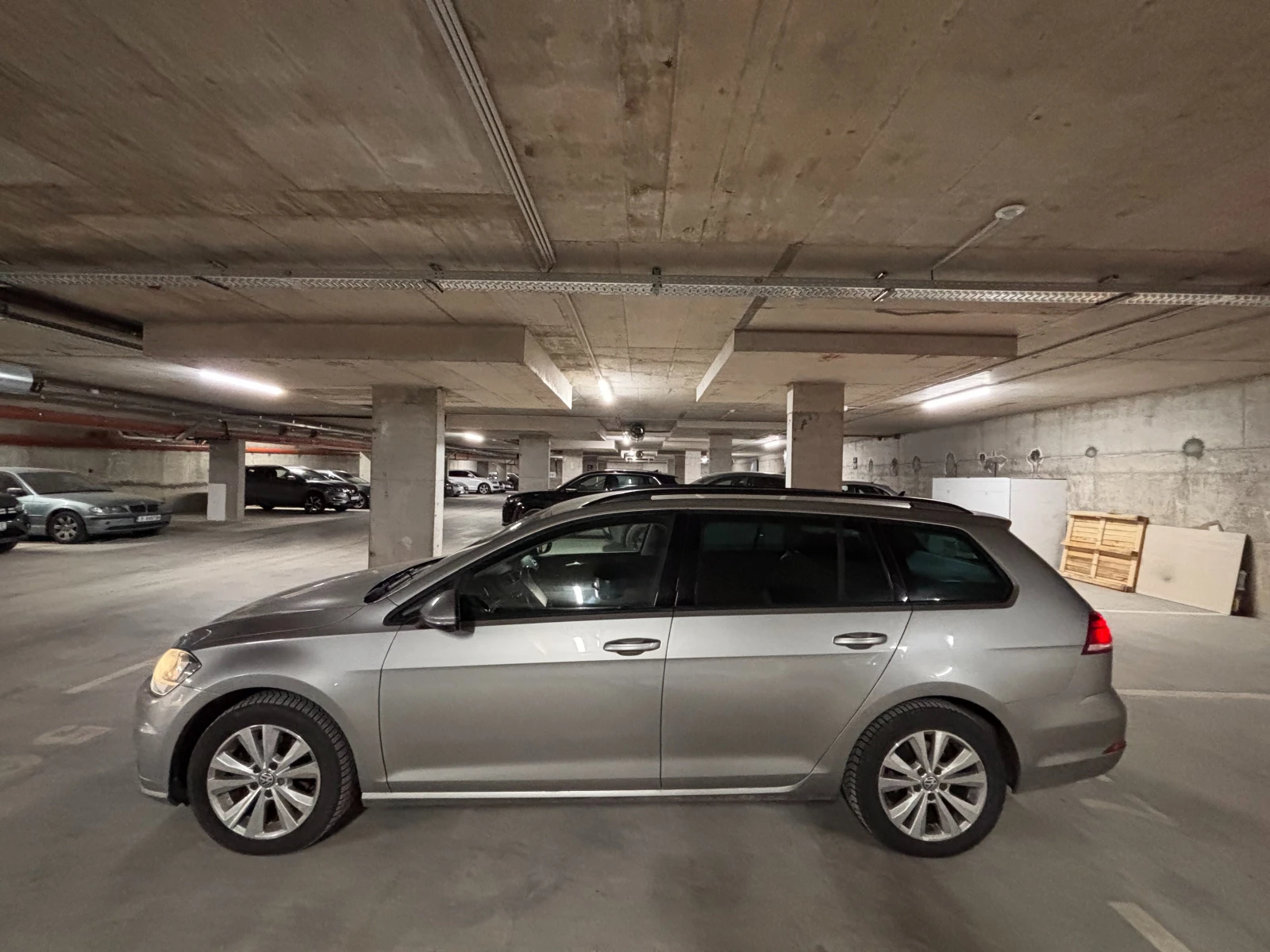 VW Golf 1.6 TDI, снимка 4 - Автомобили и джипове - 53959777