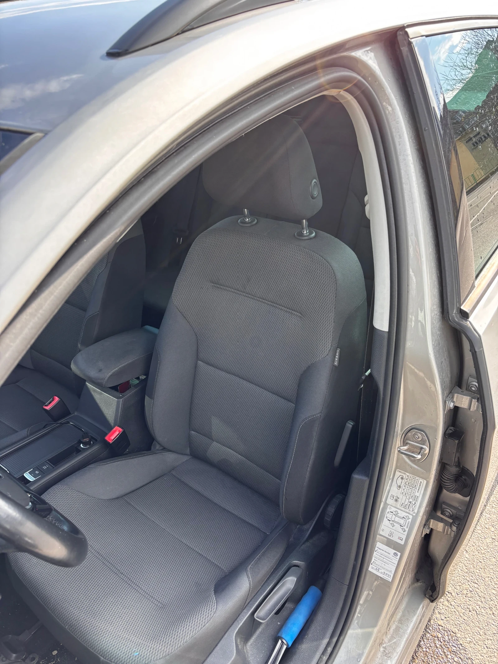 VW Golf  7.5 1.6 TDI, снимка 13 - Автомобили и джипове - 53959777