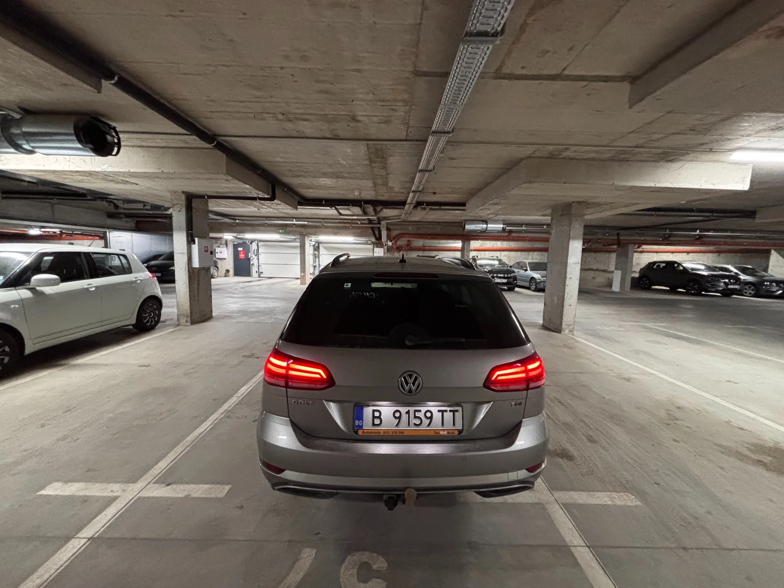 VW Golf 1.6 TDI, снимка 6 - Автомобили и джипове - 53959777