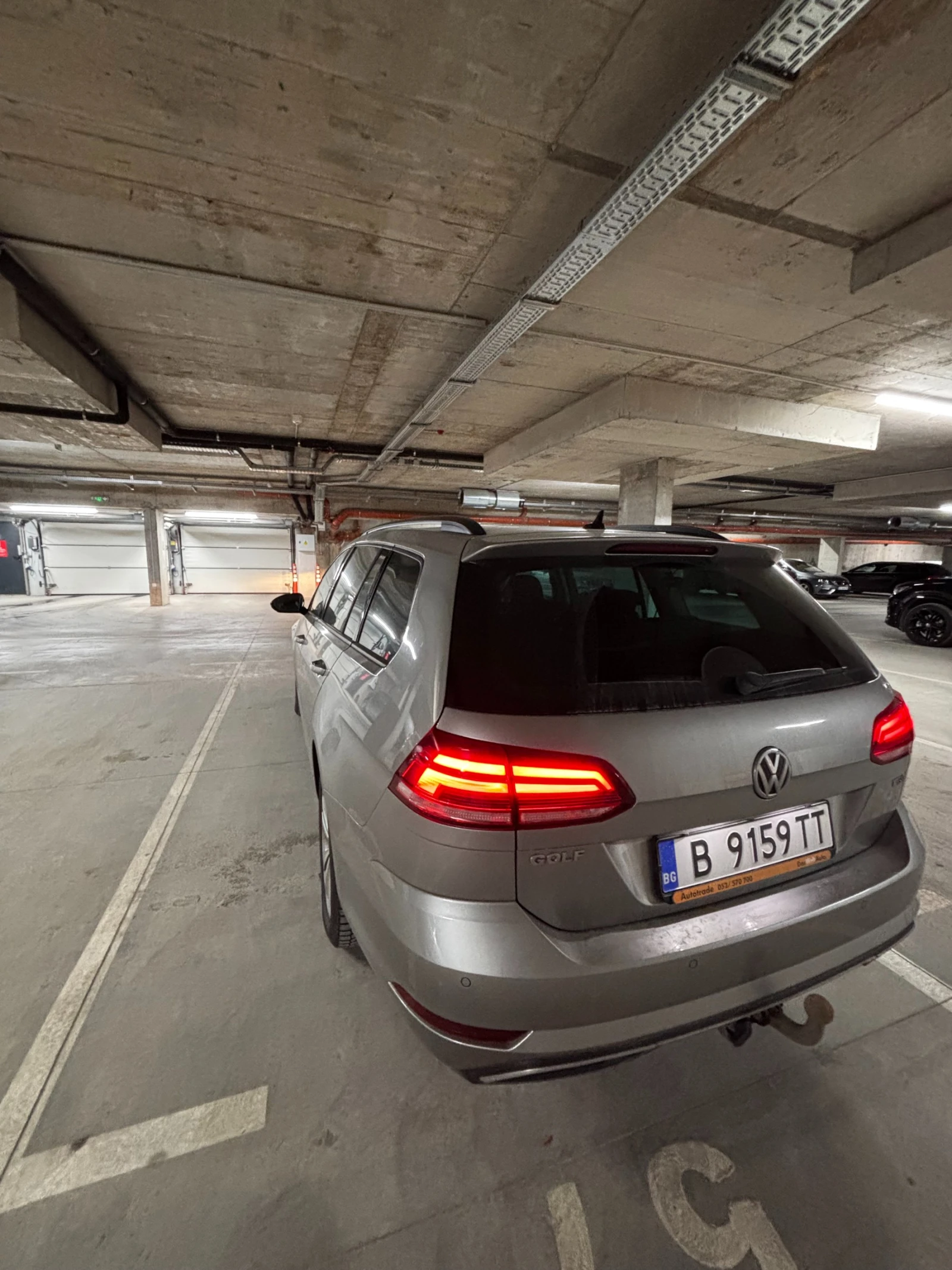 VW Golf 1.6 TDI, снимка 5 - Автомобили и джипове - 53959777