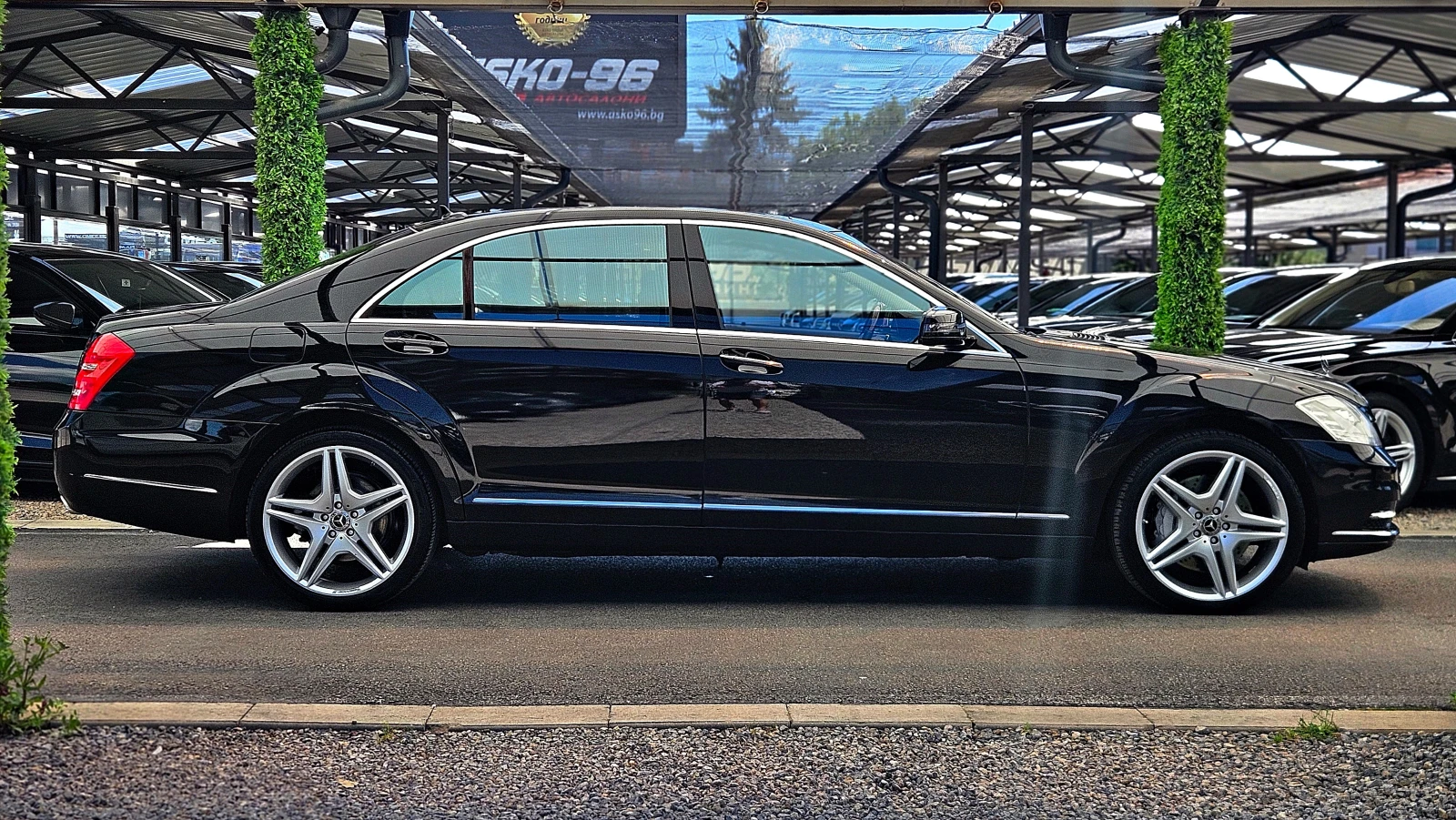 Mercedes-Benz S 500 L/AMG/4M/TVx3/DISTR/PANO/ВАКУУМ/ОБДУХ/МАСАЖ/LIZING, снимка 4 - Автомобили и джипове - 54719213