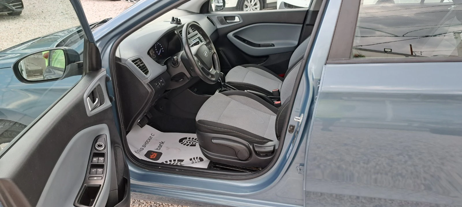 Hyundai I20 Бензин Автомат, снимка 9 - Автомобили и джипове - 55156755