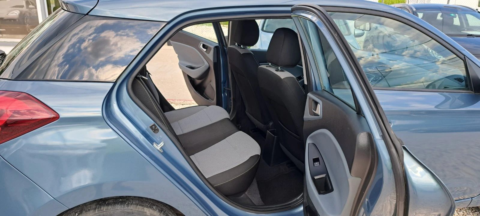 Hyundai I20 Бензин Автомат, снимка 17 - Автомобили и джипове - 55156755