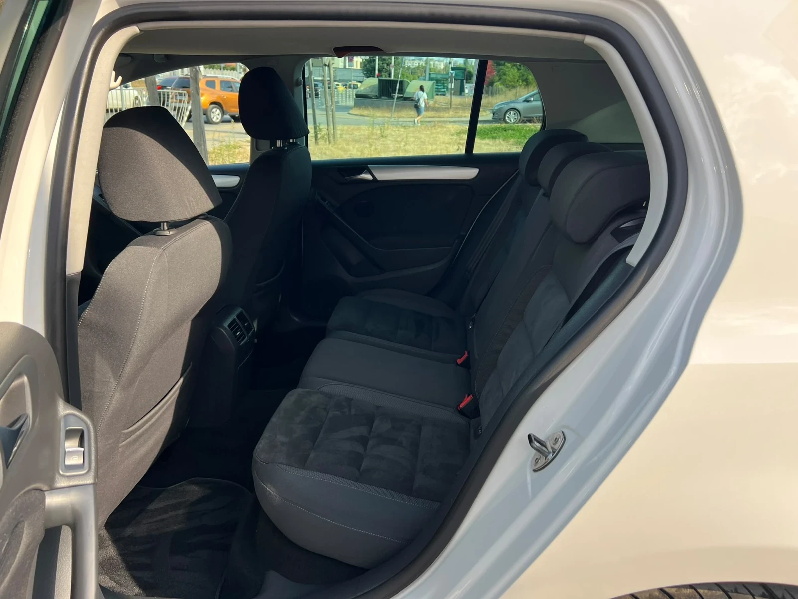 VW Golf 1.4i/РЕАЛНИ КМ ! ! ! , снимка 13 - Автомобили и джипове - 56066866