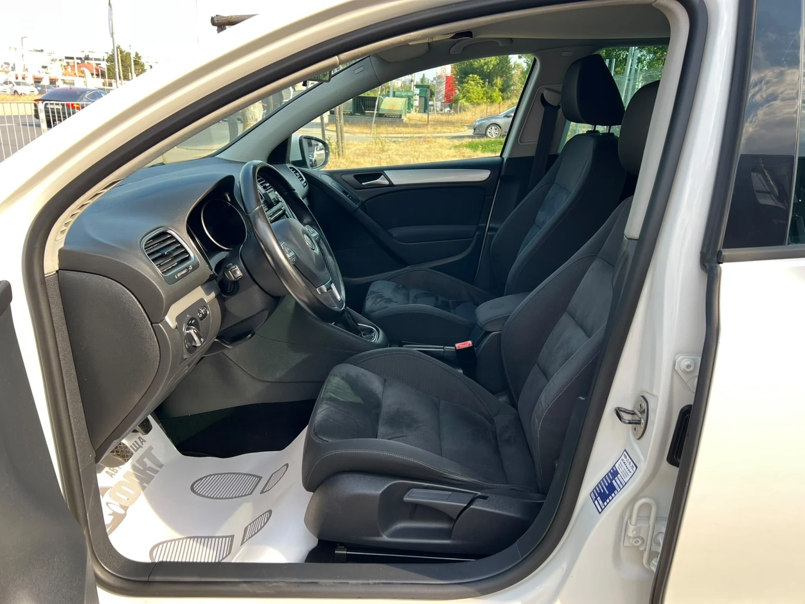 VW Golf 1.4i/РЕАЛНИ КМ ! ! ! , снимка 8 - Автомобили и джипове - 56066866