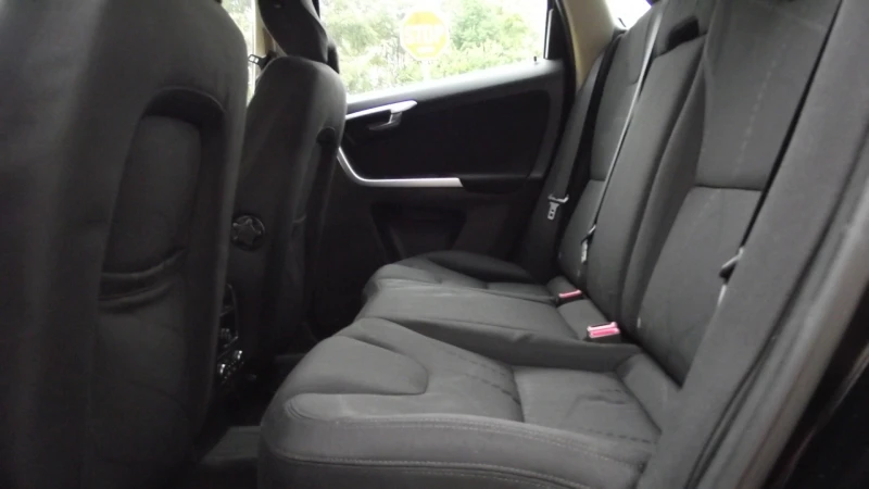 Volvo XC60 2.4.d.AWD.NAVI.AVTOMAT., снимка 15 - Автомобили и джипове - 51940279