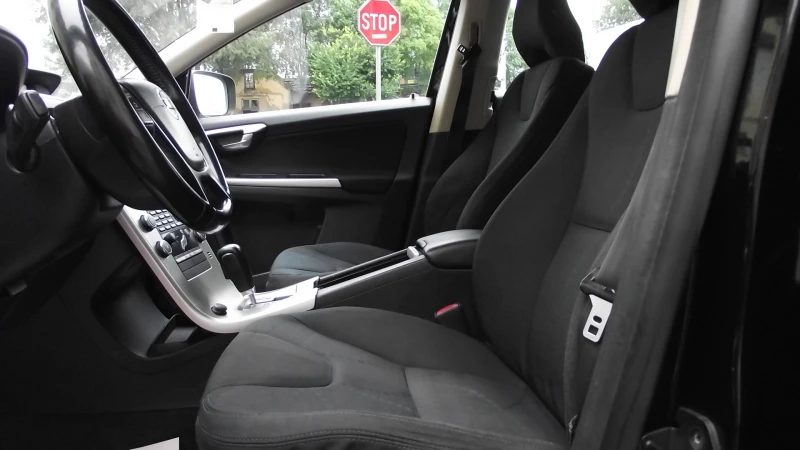 Volvo XC60 2.4.d.AWD.NAVI.AVTOMAT., снимка 13 - Автомобили и джипове - 51940279