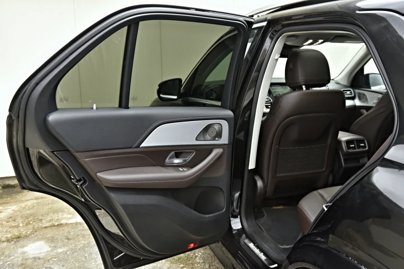 Mercedes-Benz GLE 400 D 4M AMG-Optik 360 MULTIBEAM LIGHT AIRMATC PANO, снимка 17 - Автомобили и джипове - 52344421