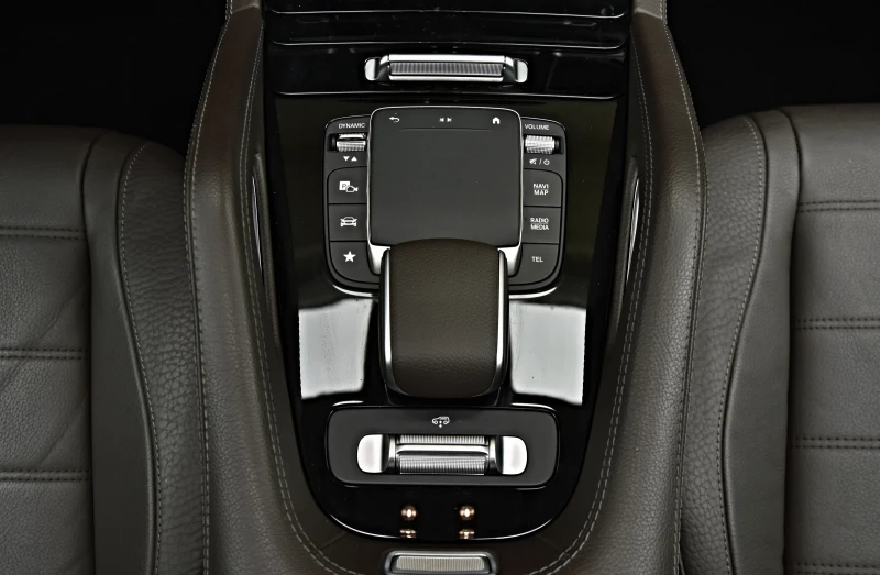 Mercedes-Benz GLE 400 D 4M AMG-Optik 360 MULTIBEAM LIGHT AIRMATC PANO, снимка 13 - Автомобили и джипове - 52344421