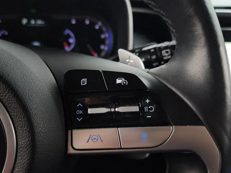 Hyundai Tucson Diesel 2.0 2Wd Premium, снимка 15 - Автомобили и джипове - 55616172