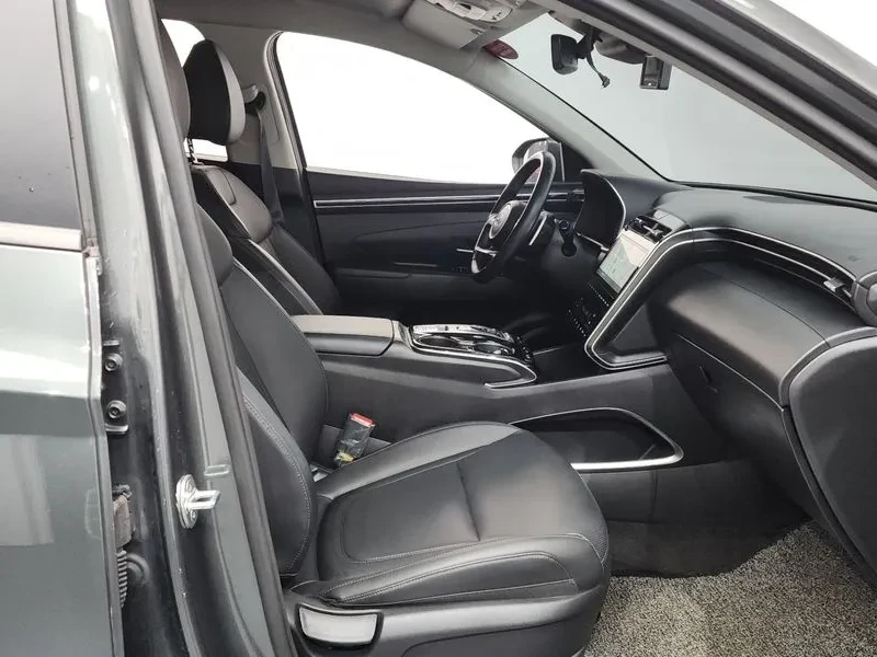 Hyundai Tucson Diesel 2.0 2Wd Premium, снимка 11 - Автомобили и джипове - 55616172