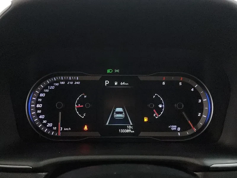 Hyundai Tucson Diesel 2.0 2Wd Premium, снимка 8 - Автомобили и джипове - 55616172