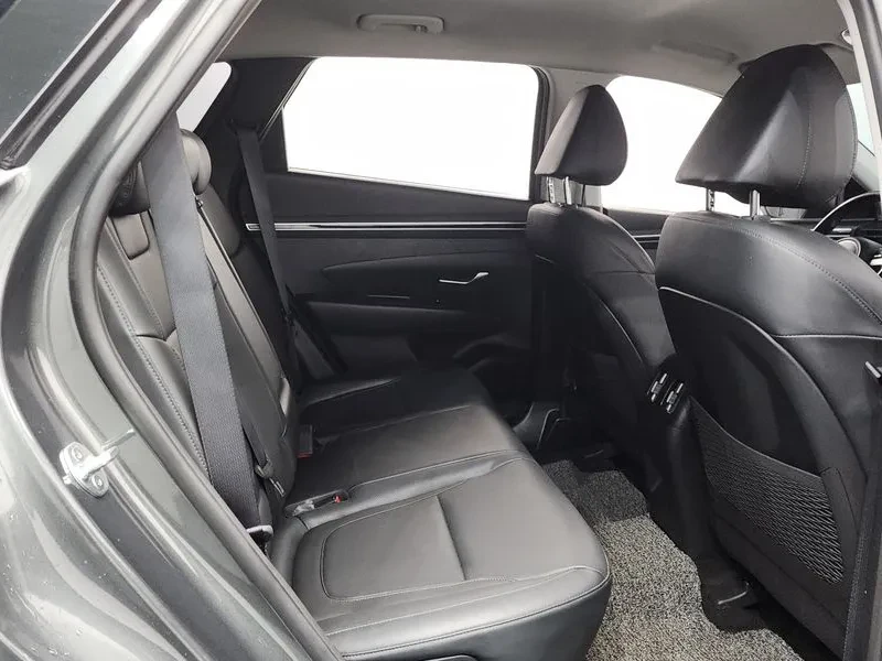 Hyundai Tucson Diesel 2.0 2Wd Premium, снимка 12 - Автомобили и джипове - 55616172