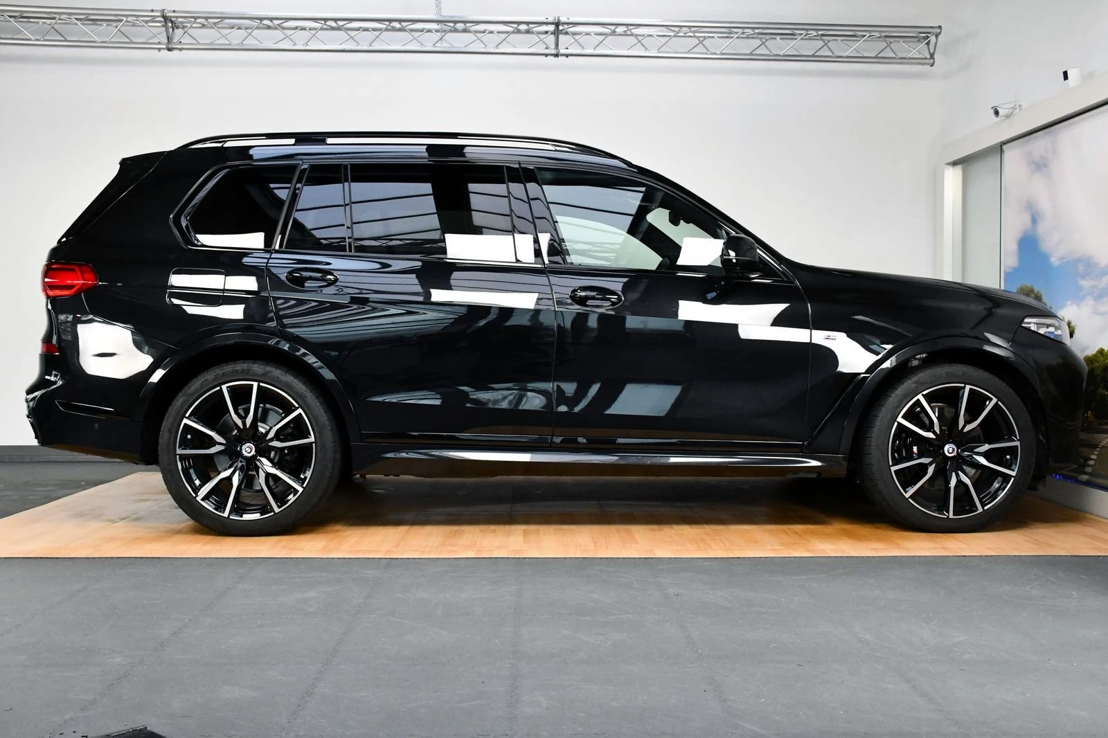 BMW X7 xDrive40d*M Sportpaket*HeadUp*360*LASER*ГАРАНЦ - изображение 3