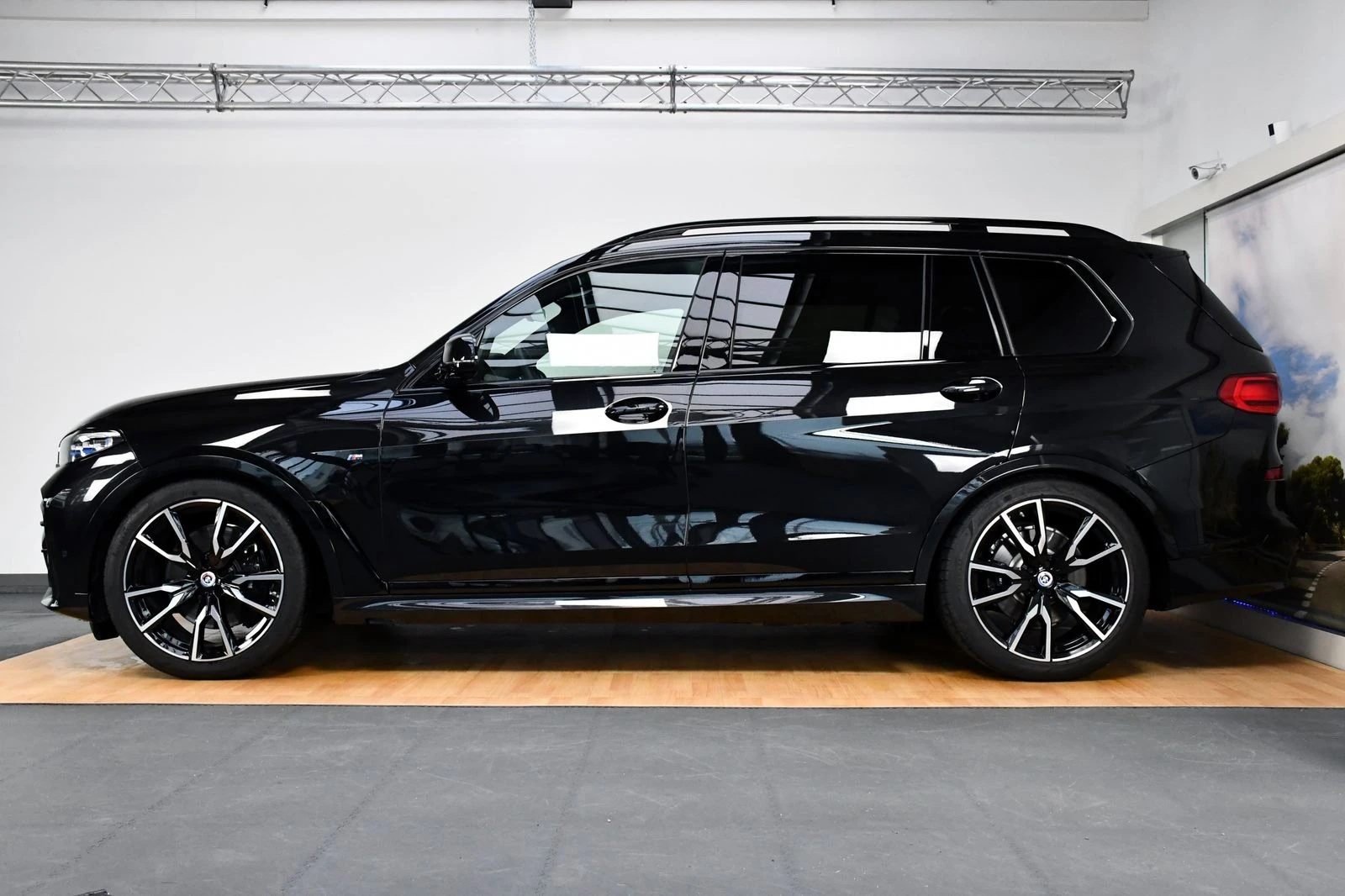 BMW X7 xDrive40d*M Sportpaket*HeadUp*360*LASER*ГАРАНЦ - изображение 2