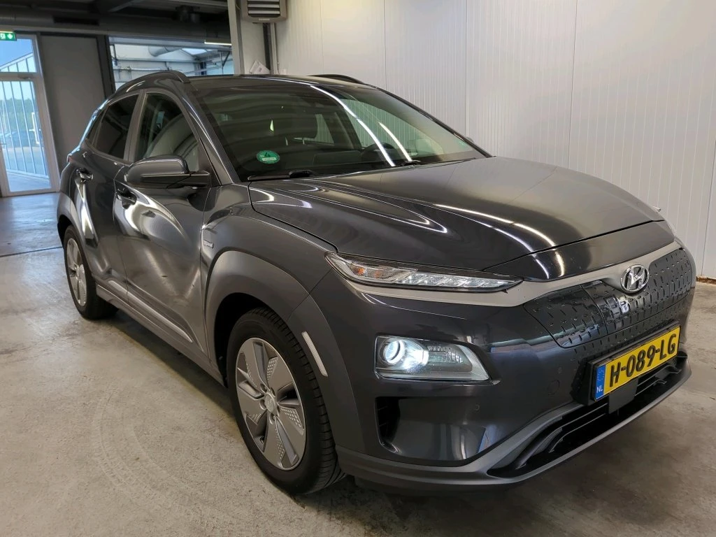 Hyundai Kona PREMIUM 64KWh/HEADUP/DISSTR/BLUELINK/ТЕРМОПОМПА - изображение 2