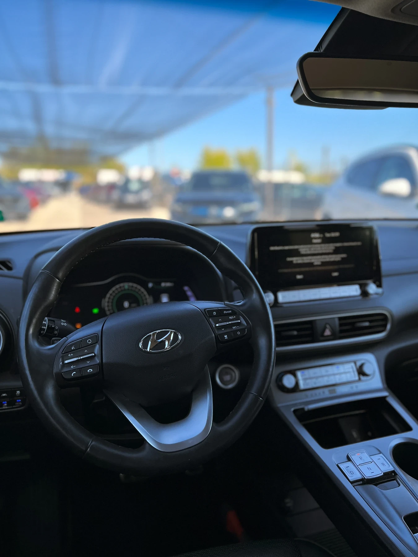 Hyundai Kona PREMIUM 64KWh/HEADUP/DISSTR/BLUELINK/ТЕРМОПОМПА - изображение 6